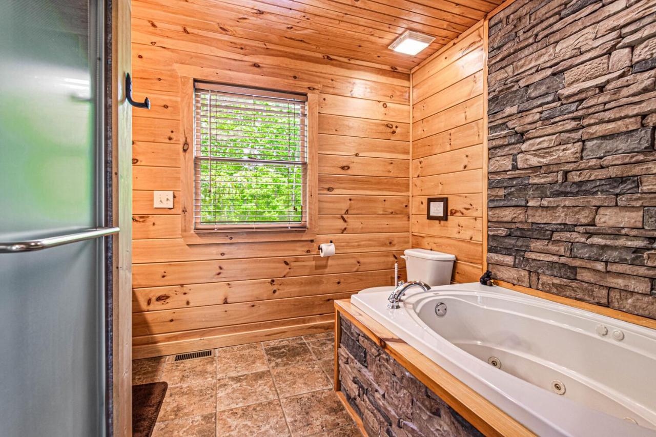 Incredible Views! - Pet Friendly - Aska Adventure Area - Bearfoot Bungalow Blue Ridge Luaran gambar