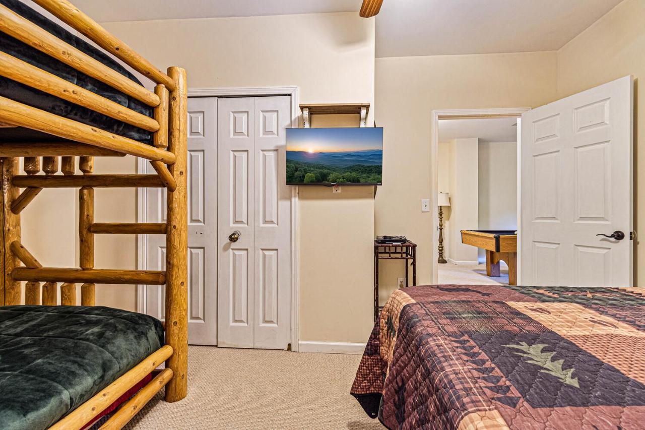 Incredible Views! - Pet Friendly - Aska Adventure Area - Bearfoot Bungalow Blue Ridge Luaran gambar